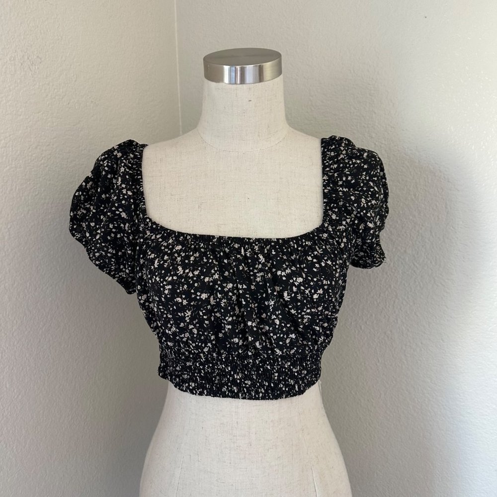 Disturbia Black Floral Cropped Puff Sleeve Top
